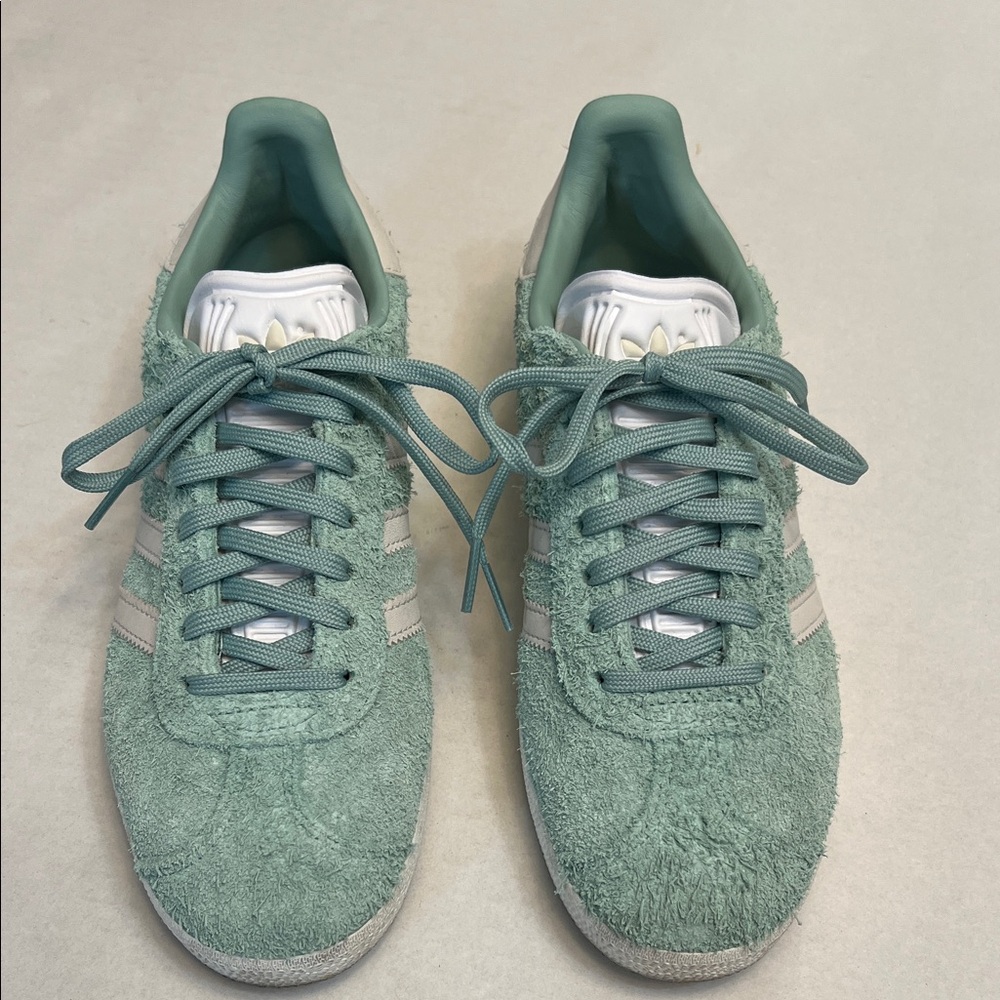 ADIDAS GAZELLE SNEAKERS HAZY GREEN WOMENS 6.5 - Picture 2 of 12